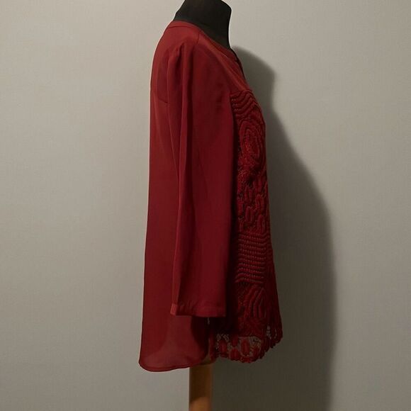 Valerie Stevens Women's Red Split Neck Long Sleeve Lace Top - Picture 6 of 8